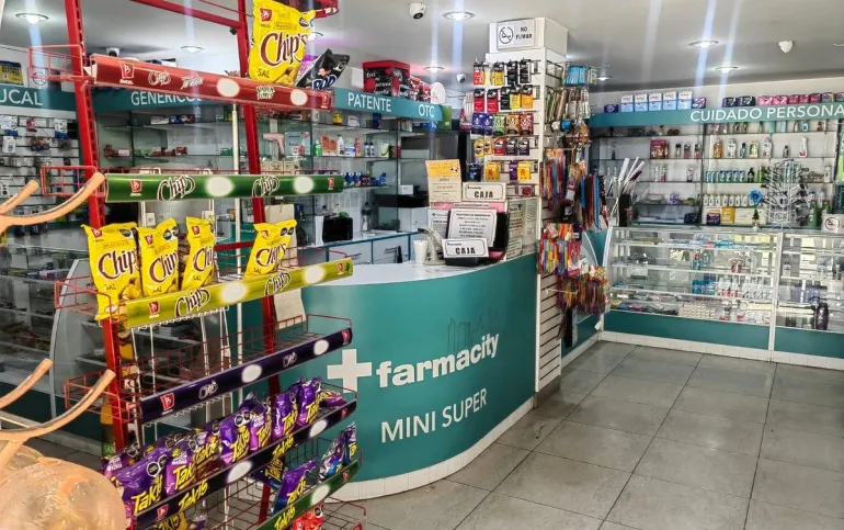 CENTRICO LOCAL A MEDIA CUADRA DE REFORMA Y MONUMENTO A LA REVOLUCION