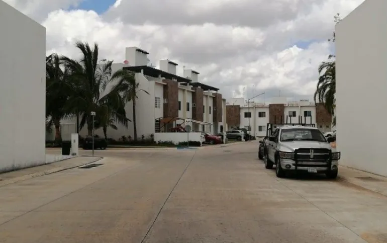 Vendo casa en Jardines del sur III $2,650,000.