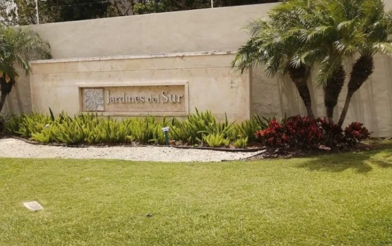 Vendo casa en Jardines del sur III $2,650,000.