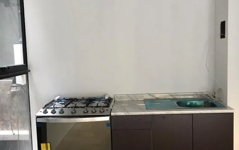 Anzures Renta de Depto pequeño tipo industrial, acabados cemento y acero, 1 habi