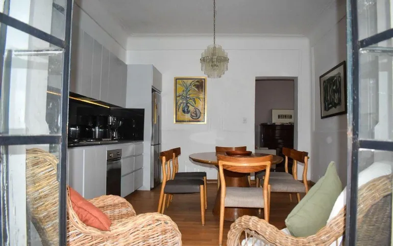 Casa en renta en la condesa enfrente del parque España con uso mixto