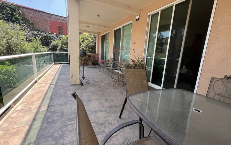 Departamento en venta con amplia terraza en Las Águilas