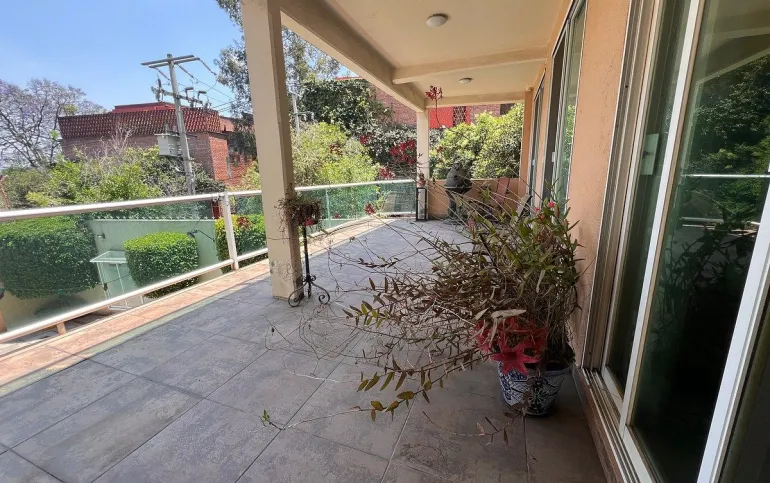Departamento en venta con amplia terraza en Las Águilas