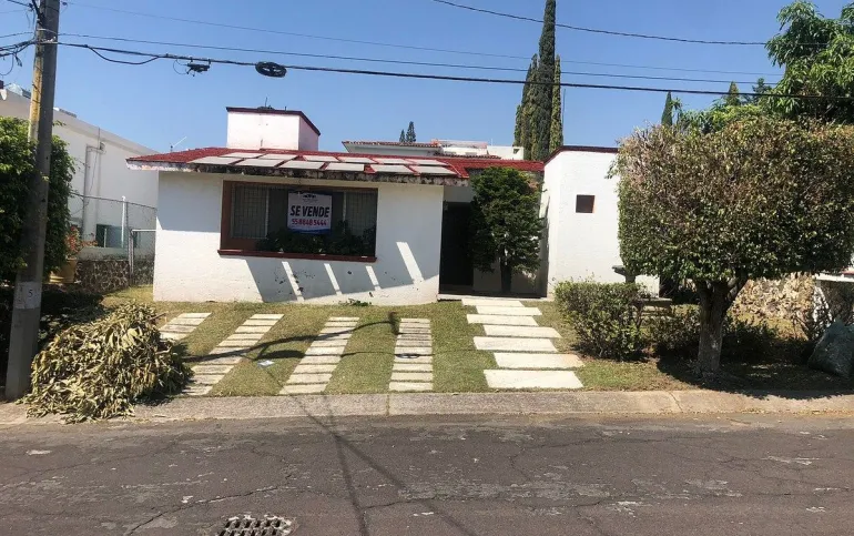 SE VENDE CASA EN LOMAS DE COCOYOC, MORELOS.