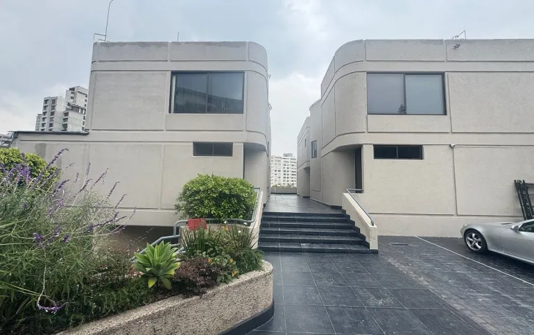 CASA EN BOSQUES DE LAS LOMAS CON SEGURIDAD