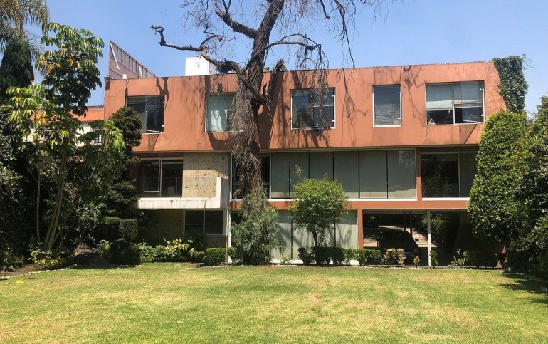 CASA EN VENTA EN EL PEDREGAL!!!