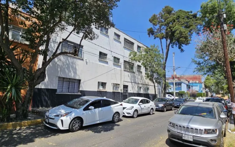 Edificio en Venta en Molino de Rosas, CDMX.