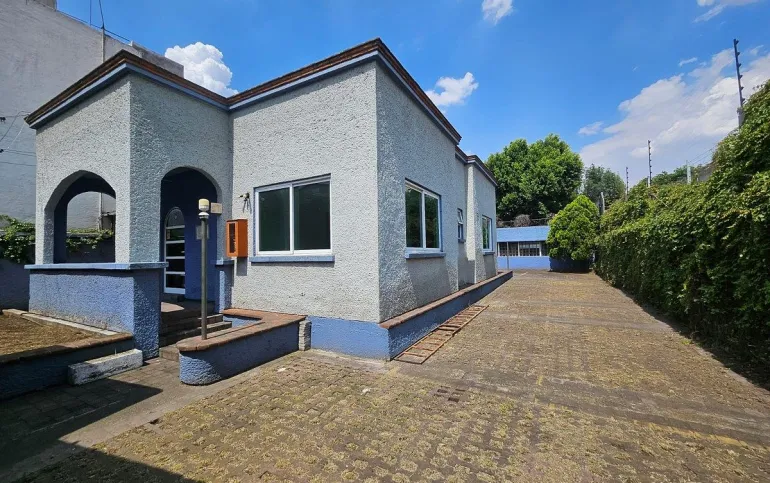 Casa en venta con uso de suelo para oficinas en Guadalupe Inn