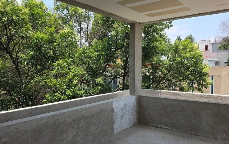 Venta casa en obra negra en Lomas de Chapultepec