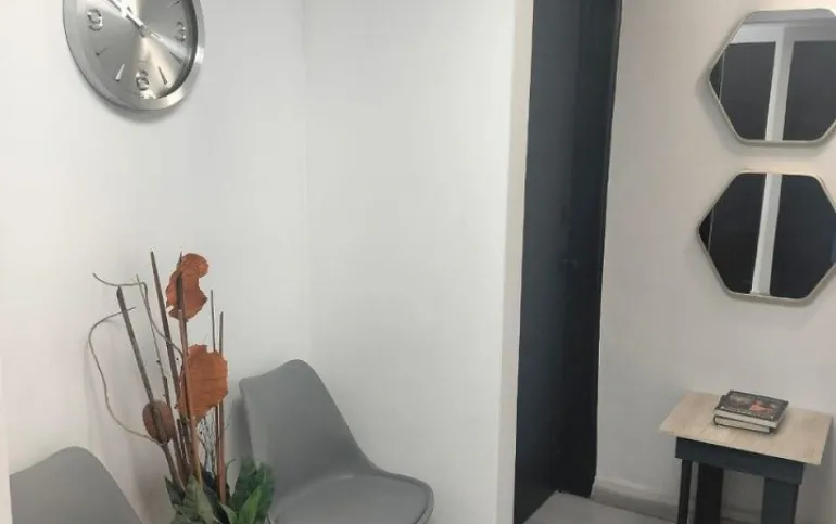 Consultorio  dúplex en renta Col. Del Valle Sur