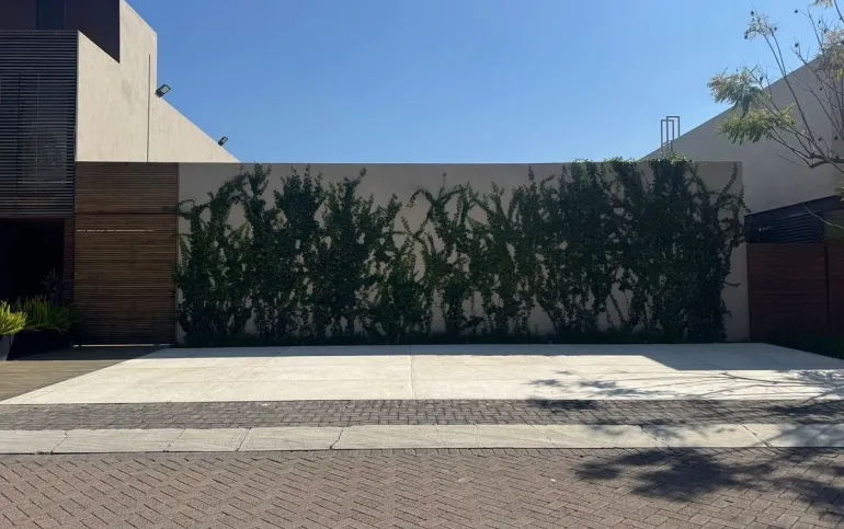 Vendo excelente terreno bardeado  en Rinconada Jurica, Querétaro.