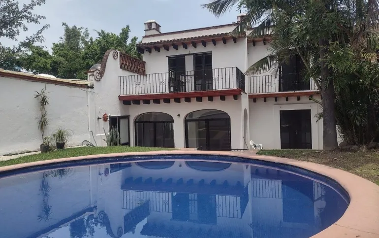 CASA EN VENTA EN JARDIN CHIPITLÁN, CUERNAVACA