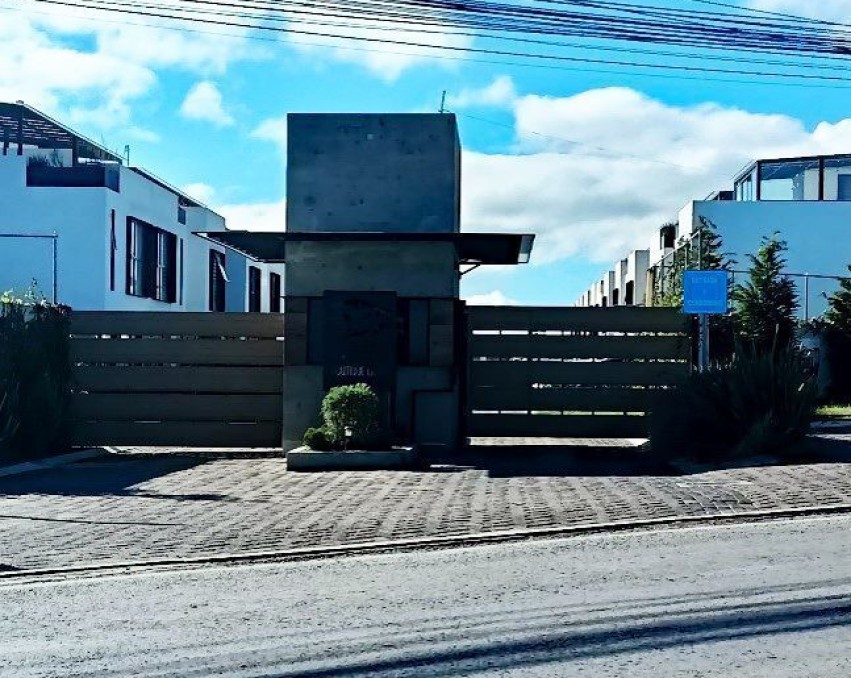 Venta de Exclusiva Residencia en Residencial La Vista