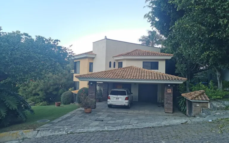 Casa en Venta, con vista a campo de golf en  Zapopan, Jalisco.