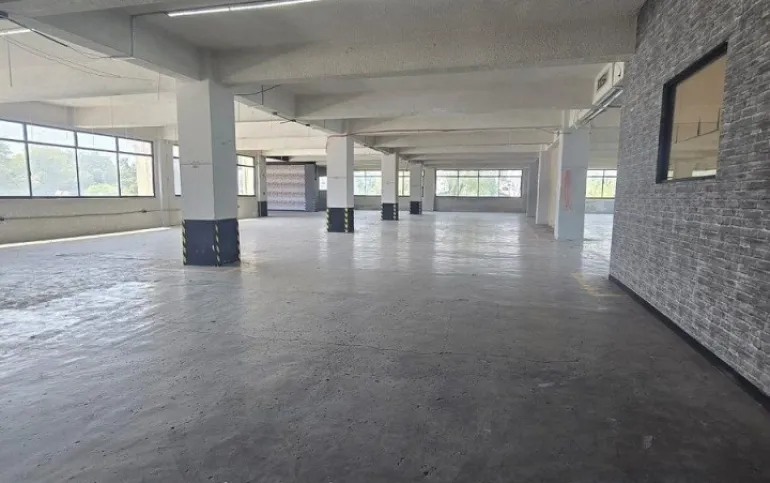 Bodega con oficinas en Santa María Insurgentes